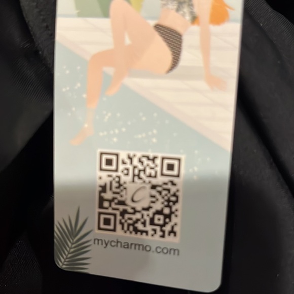 ⭐️ NWT - Black Womans Medium One Piece Swimsuit with cut-out Design - Picture 4 of 4